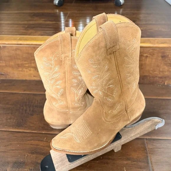 Shyanne Embroidered Woman Tan Cowboy Boots - Picture 5 of 7